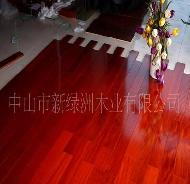 供应新绿洲品牌-曲线多层-孪叶苏木地板  价格面议图2