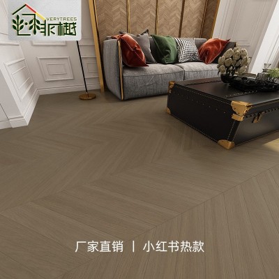 鱼骨拼三层实木复合地板北欧原木色耐磨防潮家用地暖地热松木地板图3