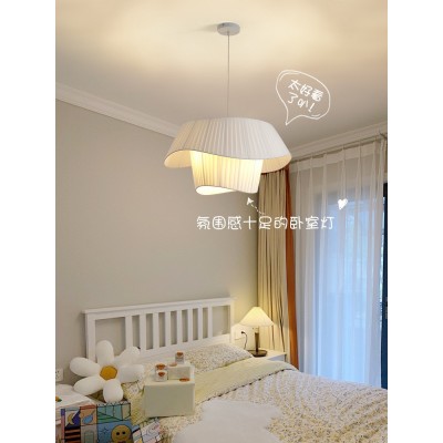 法式中古灯现代简约北欧创意卧室灯温馨极简客厅吊灯广东中山灯具图4