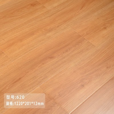 现货供应12mm强化复合木地板现代原木色环保封蜡防水家用公寓地板     2平方米图5