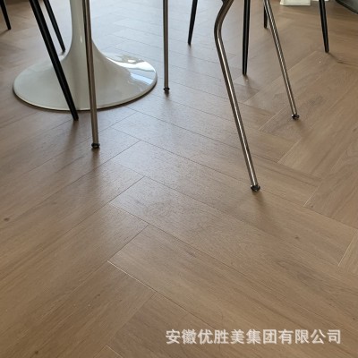 工厂直批环保石晶地板意大利咖啡共挤结构人字拼地暖适用SPC地     300平方米图5